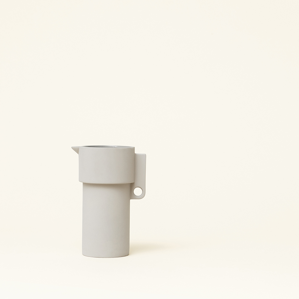 FR_alcoa-pitcher-grey_front