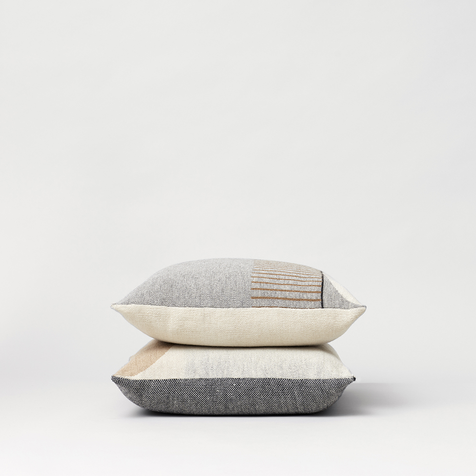 FR_aymara-cushion-pattern-grey-and-pattern-cream-52x52cm