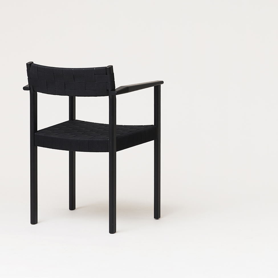 FR_motif-arm-chair_black-stained-back
