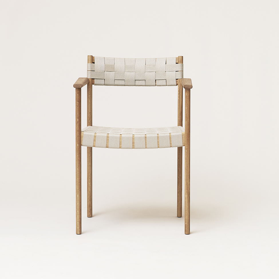 FR_motif-arm-chair_oiled-oak-front