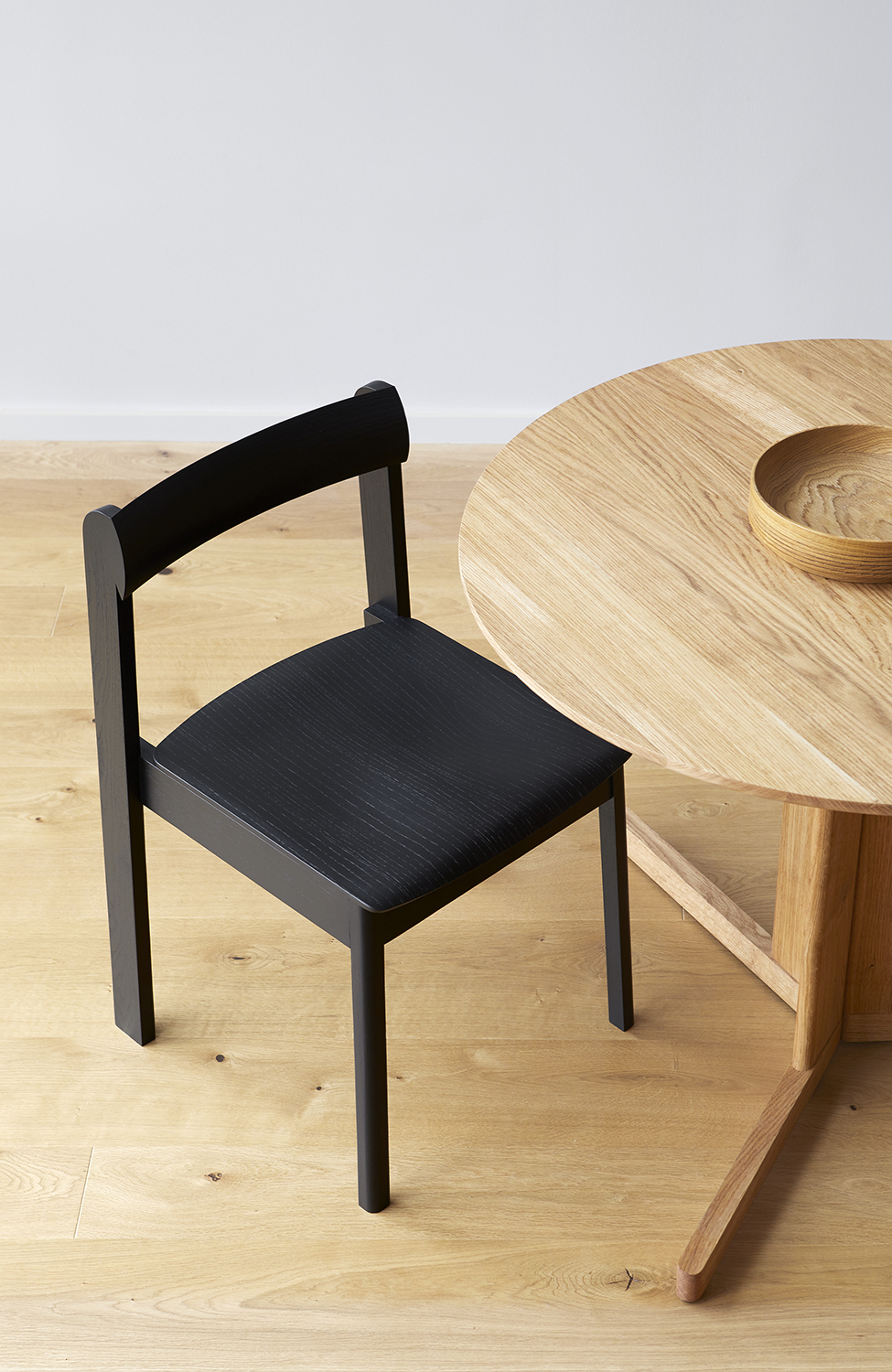 Form-and-Refine_Living_Blueprint-Chair-Black_Trefoil-Table